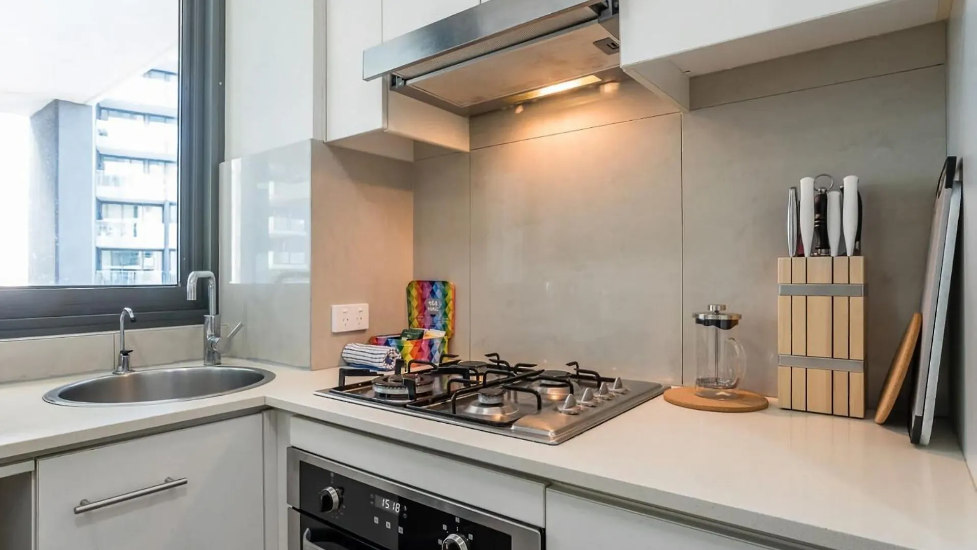 Skyline Sanctuary 1Br Apartment With River Views Brisbane
