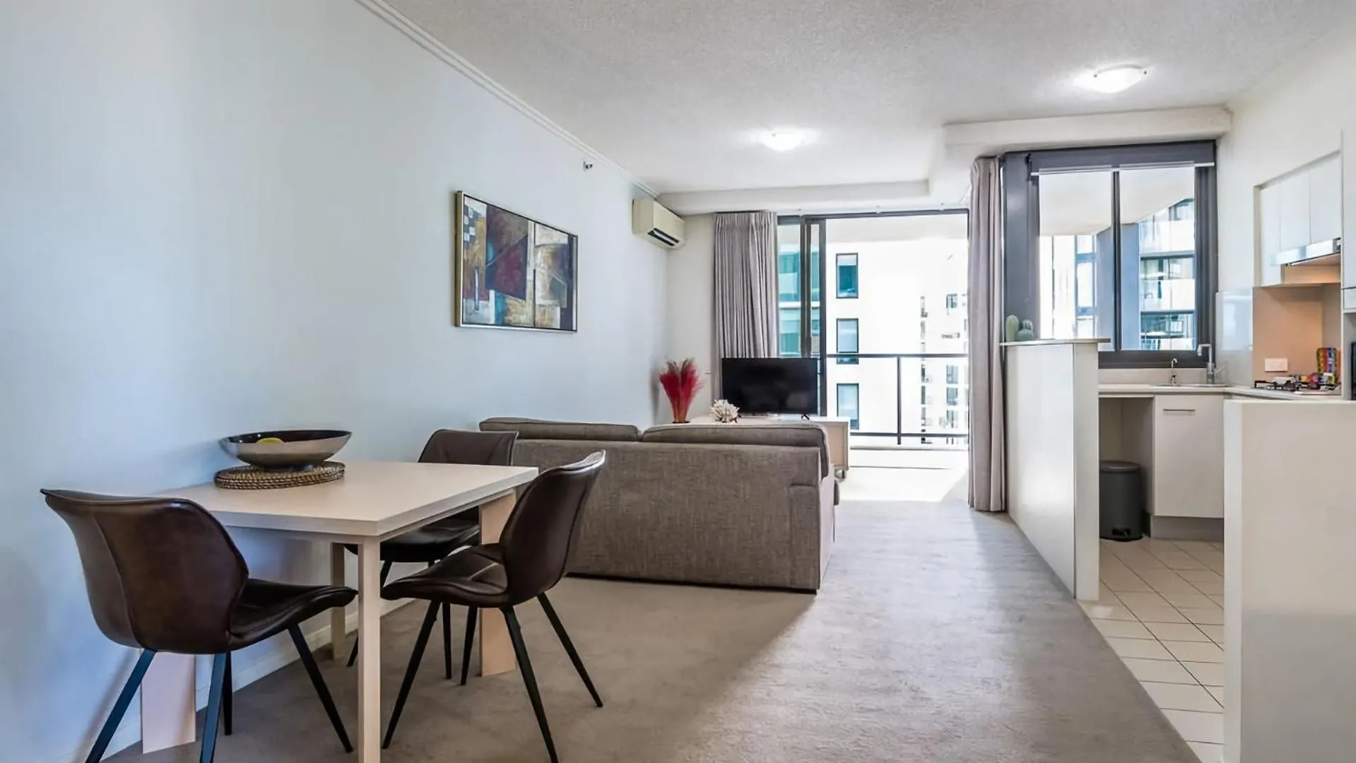 Skyline Sanctuary 1Br Apartment With River Views Brisbane